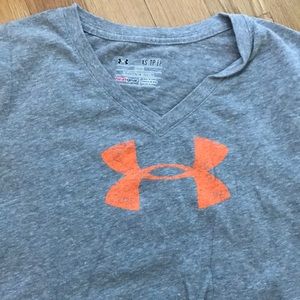 Grey Under Armour t shirt women’s cut